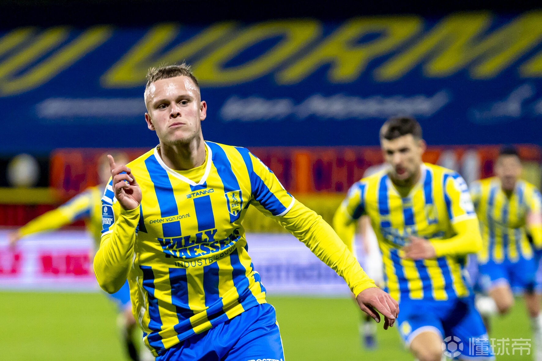 详细阅读:开云综合 -集结日辽宁本钢备战荷甲,扳平良机细节曝光,引发热议,球探报告显示潜力的简单介绍 开云综合 -集结日辽宁本钢备战荷甲,扳平良机细节曝光,引发热议,球探报告显示潜力的简单介绍